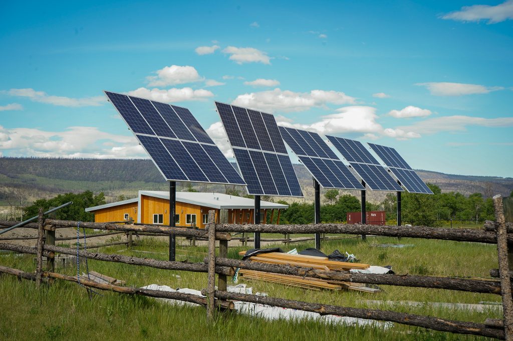 YunesitinGuestHouse.SolarPanels.EcotrustCanadaPhoto.2021